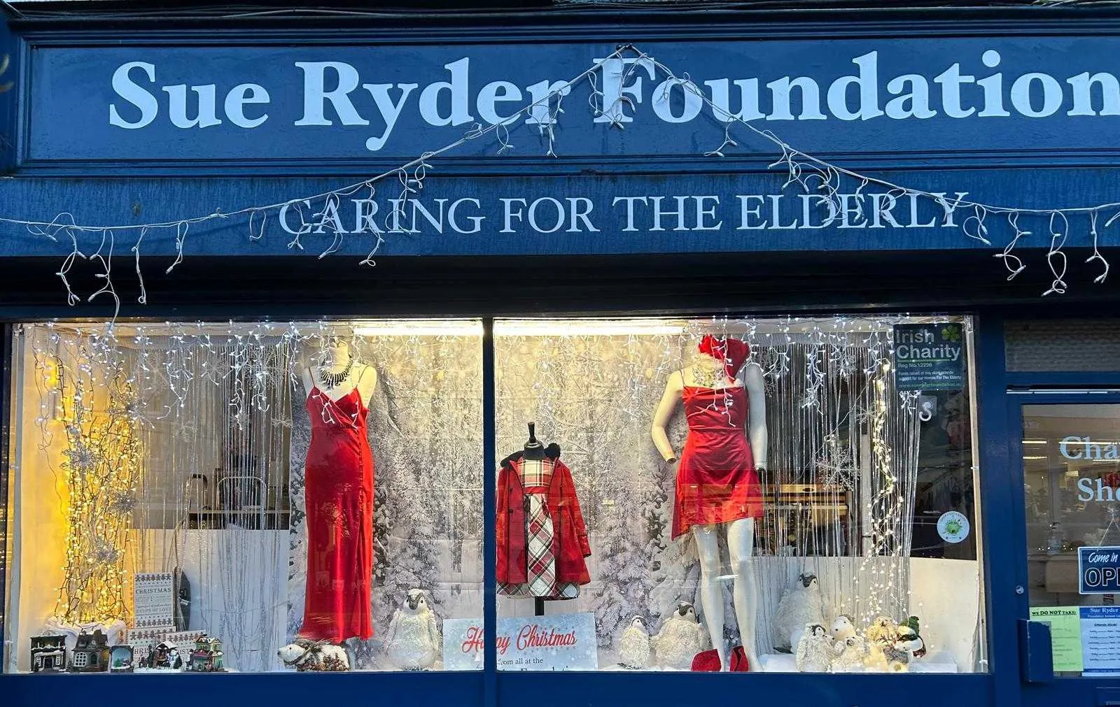 Sue Ryder Arklow shop window decorated for Christmas